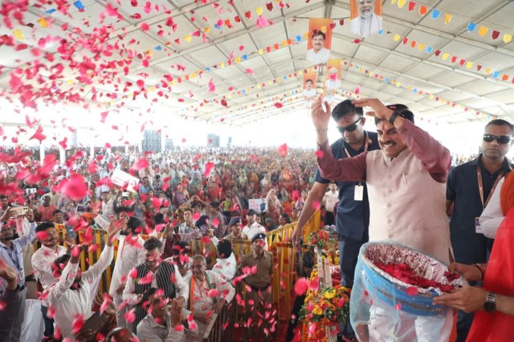 ASHTA: 61 करोड़ के सांदीपनि विद्यालय भवन का लोकार्पण, 1.25 करोड़ बहनों के खातों में 1836 करोड़ ट्रांसफर