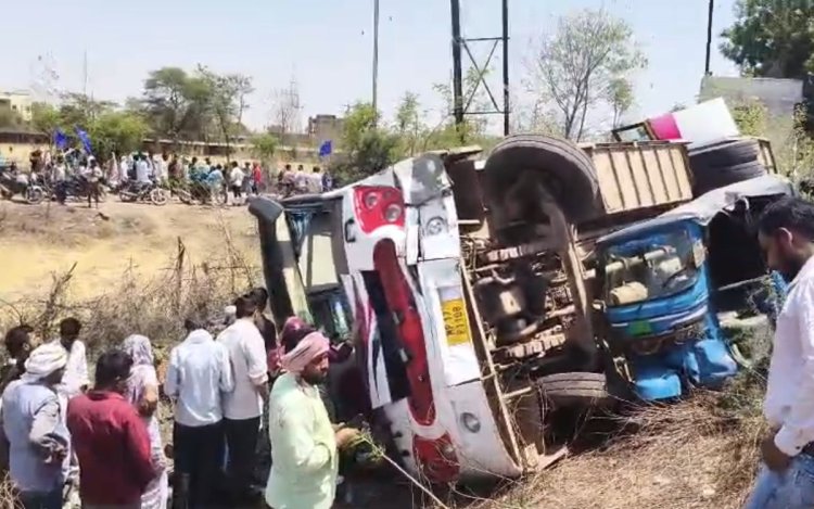 सतना-चित्रकूट मार्ग पर बड़ा हादसा: अनियंत्रित बस पलटी, 25 से अधिक यात्री घायल