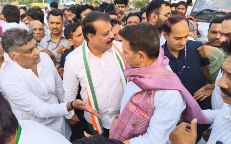 भोपाल में महिला आरक्षण को लेकर कांग्रेस का पैदल मार्च, जीतू पटवारी और उमंग सिंघार ने किया नेतृत्व