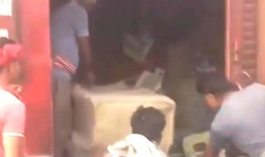 शक्तिपुंज एक्सप्रेस के पार्सल यान से 10 लाख के कपड़े चोरी, व्यापारियों में आक्रोश