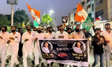 भोपाल में ट्विशा शर्मा को न्याय दिलाने के लिए युवा कांग्रेस का मोमबत्ती कैंडल मार्च