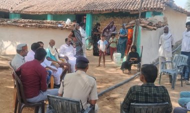 सड़क दुर्घटना में मृत युवक के परिजनों से मिले विधायक डॉ. राजेन्द्र मेश्राम, दी आर्थिक सहायता