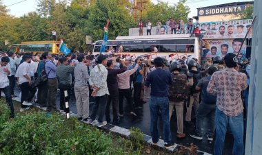 NEET पेपर लीक को लेकर NSUI का प्रदर्शन, मुख्यमंत्री आवास के घेराव के दौरान पुलिस ने चलाए वॉटर कैनन