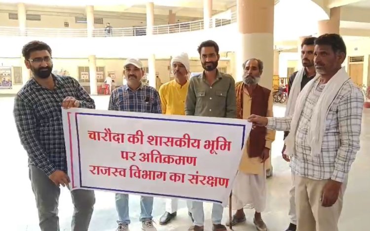 सरकारी जमीन पर दबंगों का कब्जा, प्रशासन की चेतावनी के बाद भी फिर लगाई गई तार फेंसिंग