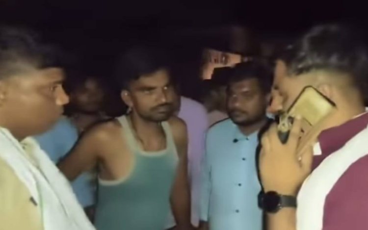 नौतपा की भीषण गर्मी में बिजली संकट, ग्रामीणों ने घेरा खुटार सब स्टेशन