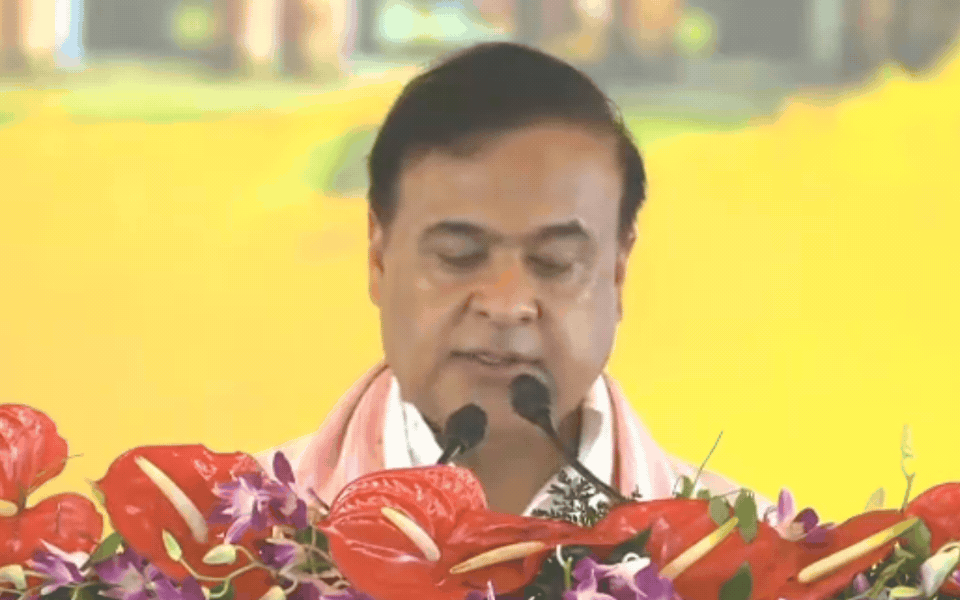 दूसरी बार CM बने हिमंत बिस्वा सरमा, 4 मंत्रियों ने भी ली शपथ