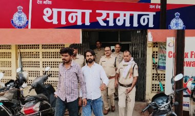 शहर में घूम-घूमकर शराब बेचने वाले दो पैकारों को पुलिस ने दबोचा