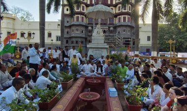 इंदौर: मीनाक्षी नटराजन का राज्यसभा नामांकन निरस्त होने के विरोध में कांग्रेस का जोरदार प्रदर्शन
