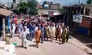 PoK में आरक्षित सीटों को लेकर बवाल: अब तक 46 प्रदर्शनकारियों की मौत, हिंसा और इंटरनेट बंद के बीच हालात तनावपूर्ण