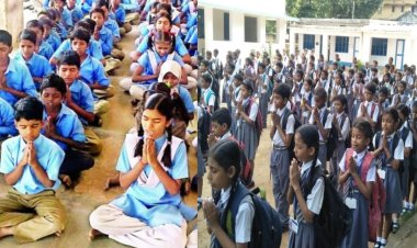 छत्तीसगढ़ के सरकारी स्कूलों में गायत्री मंत्र, सरस्वती वंदना अनिवार्य, आदेश को कांग्रेस ने बताया RSS का एजेंडा