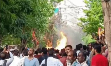 इंदौर में गैस पाइपलाइन में ब्लास्ट, 4 लोग झुलसे पार्षद करा रहा था बोरिंग पाइप फटने से गैस लीक
