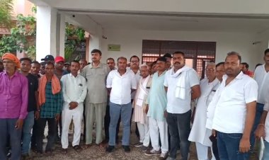 विभिन्न समस्याओं को लेकर मऊगंज में कांग्रेस का हल्लाबोल कलेक्ट्रेट का घेराव कर सौंपा ज्ञापन