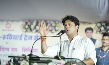 गुना से बीना-रुठियाई नई मेमू ट्रेन को मिली हरी झंडी, केंद्रीय मंत्री ज्योतिरादित्य सिंधिया ने किया शुभारंभ