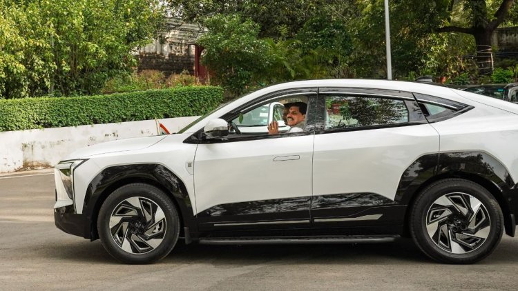 CM मोहन यादव अब इलेक्ट्रिक कार से करेंगे सफर, काफिले में शामिल हुई Mahindra XEV 9e
