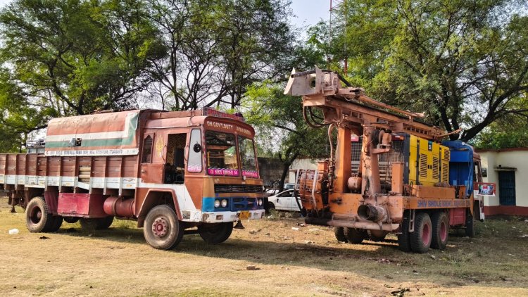 अवैध बोरिंग रैकेट का भंडाफोड़, दो मशीनें जब्त, मचा हड़कंप