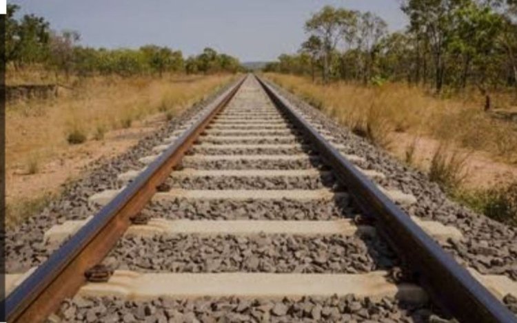 रेलवे के आश्वासन के बाद रेल परियोजना प्रभावितों का अनशन स्थगित, दूसरी अनुसूची के लाभ देने पर सहमति