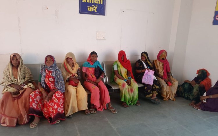 अवैध खनन और क्रेशर की धमक से परेशान ग्रामीण, आधा गांव हुआ पलायन को मजबूर