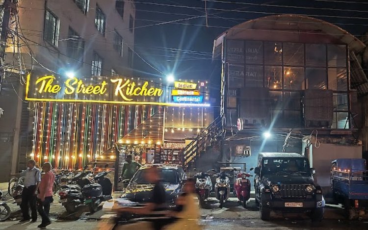 रीवा का स्ट्रीट किचन बंद, जोमैटो से मंगाई वेज बिरयानी में निकला कीड़ा