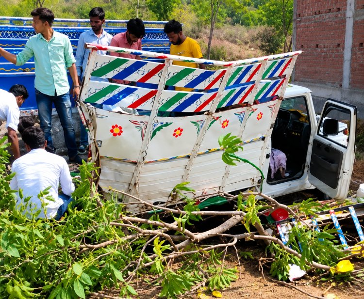 छिंदवाड़ा में पिकअप वाहन ट्रक से टकराया 5 मजदूरों की मौत