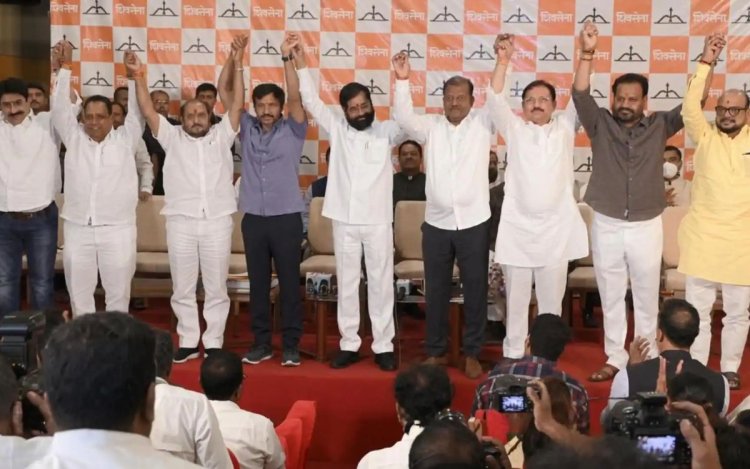 उद्धव ठाकरे के 6 सांसद शिंदे शिवसेना में शामिल, आदित्य ठाकरे ने पार्टी छोड़ने वाले नेताओं को कहा बिकाऊ