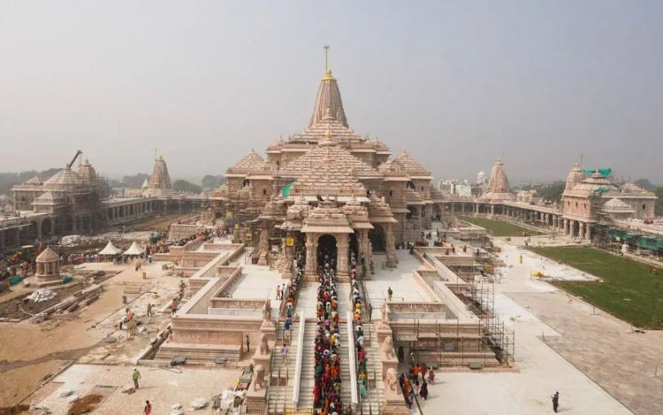 राम मंदिर चढ़ावा चोरी मामले में FIR दर्ज, टिन्नू यादव समेत 8 लोगों के नाम शामिल