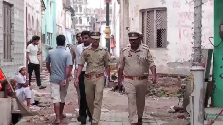 राम मंदिर चढ़ावा चोरी केस: 8 आरोपियों के घर पुलिस की एक साथ छापेमारी, संपत्ति और बैंक खातों की जांच शुरू