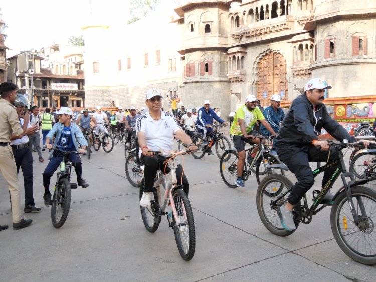 साइक्लोथॉन के जरिए इंदौर पुलिस ने दिया साइबर सुरक्षा का संदेश