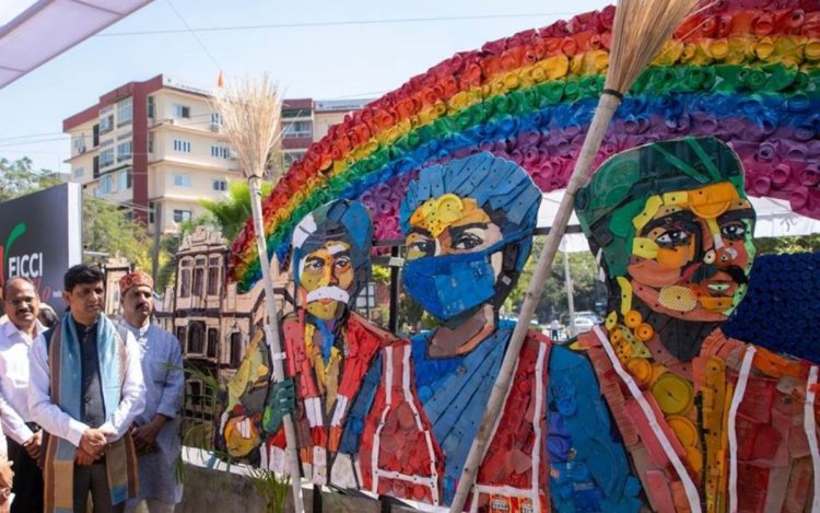 इंदौर नगर निगम का बड़ा फैसला, सफाई मित्रों को हादसे पर 2.50 लाख रुपये तक की आर्थिक सहायता