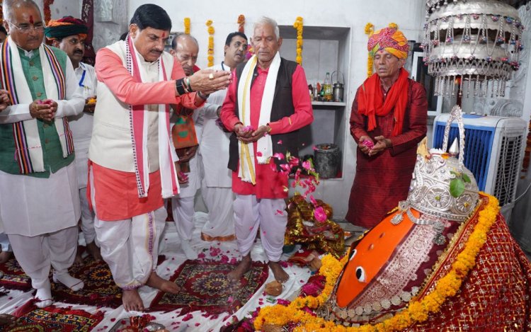जल गंगा संवर्धन अभियान का समापन: CM ने विकास कार्यों का किया लोकार्पण, दिव्यांगजनों को दी ट्राइसाइकिल