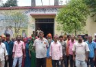 मऊगंज में सरकारी रास्ता जोतकर बंद करने का आरोप, सैकड़ों ग्रामीण पहुंचे तहसील