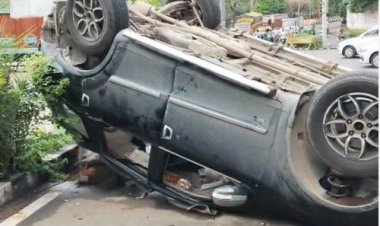 भोपाल में तेज रफ्तार ट्राले की टक्कर से कार पलटी 2 युवक घायल