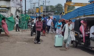 भोपाल रेलवे स्टेशन प्लेटफॉर्म 6 पर यात्री बेहाल, ऑटो स्टैंड दूर होने से बढ़ी परेशानी; कांग्रेस ने उठाए सवाल