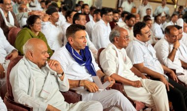दतिया उपचुनाव: दिग्विजय सिंह और जीतू पटवारी ने भरी चुनावी हुंकार, कार्यकर्ता सम्मेलन में भाजपा पर साधा निशाना