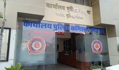 ठेकेदार पति पर पत्नी से सामूहिक दुष्कर्म कराने का आरोप, दूसरी महिला ने ब्लैकमेलिंग का लगाया गंभीर आरोप