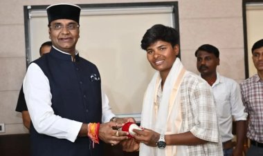 Lords में इतिहास रचने वाली Kranti Gaur का Bhopal में सम्मान