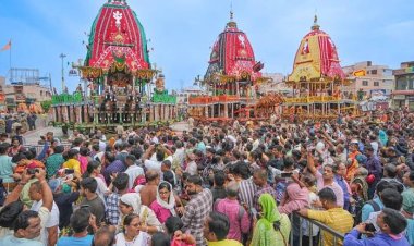 पुरी रथ यात्रा में भगदड़: भगवान जगन्नाथ की 'पहंडी' रस्म के दौरान मची अफरातफरी, 1 की मौत, 200 से अधिक श्रद्धालु घायल