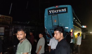 Maihar में NH-30 पर भीषण हादसा: सवारी उतार रही बस में पीछे से घुसा ट्रक, 13 यात्री घायल
