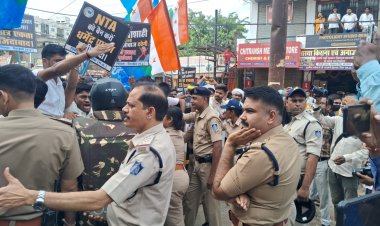 रीवा और सतना में NSUI और युवक कांग्रेस का प्रदर्शन, NEET पेपर लीक मामले में शिक्षा मंत्री के इस्तीफे की मांग