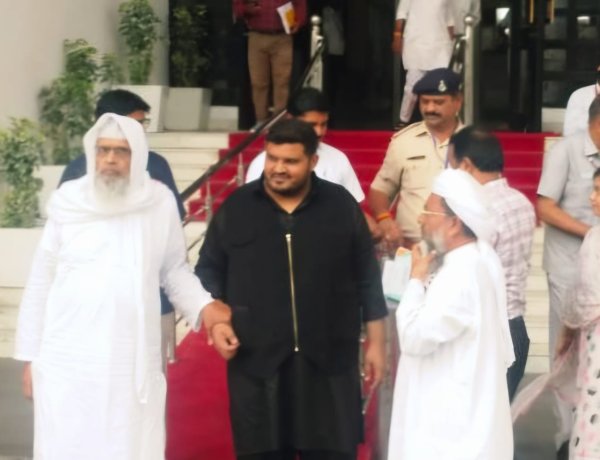 UCC को लेकर भोपाल में बढ़ी हलचल, शहर काज़ी और विधायक आतिफ़ अकील ने विधानसभा अध्यक्ष नरेंद्र तोमर को सौंपा ज्ञापन