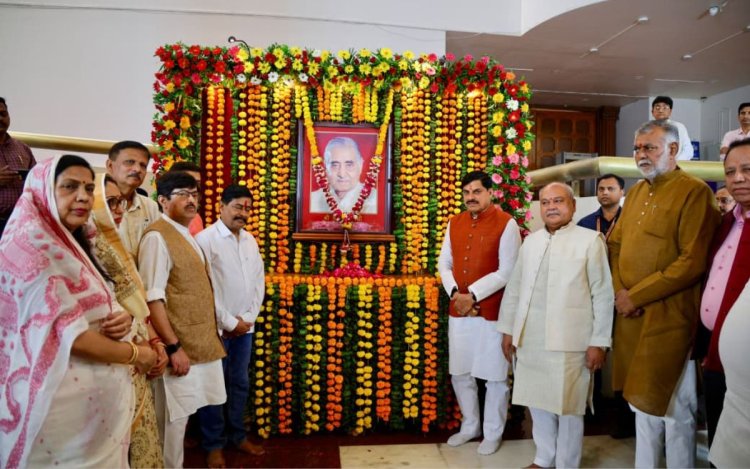 कैलाश जोशी जयंती पर CM ने दी श्रद्धांजलि, विधानसभा सत्र और UCC पर की बात