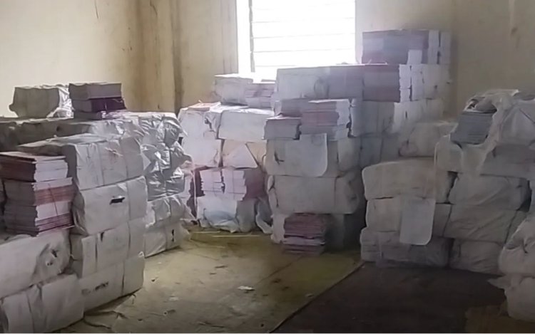 Rewa में सरकारी किताबों का बड़ा घोटाला: गोदाम से 450 बंडल किताबें गायब, FIR दर्ज