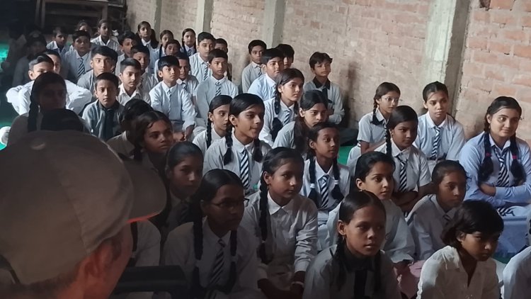 मऊगंज के दयानंद स्कूल में विधिक साक्षरता शिविर, 106 छात्रों को कानून और साइबर सुरक्षा के प्रति किया जागरूक