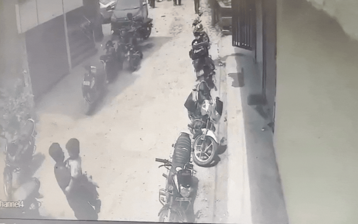 मुरैना में दिनदहाड़े 3 साल के बच्चे का अपहरण, एक्टिवा सवार दो युवक CCTV में कैद, पुलिस जांच में जुटी