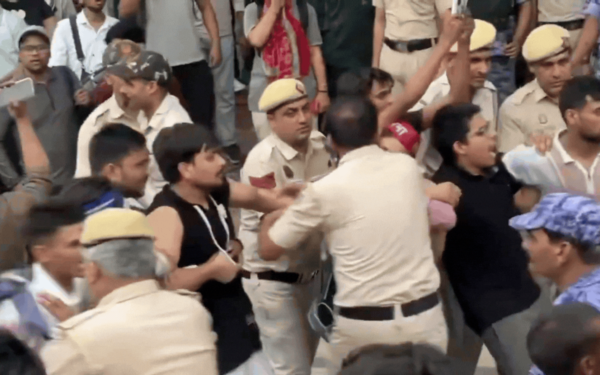 मानसून सत्र के पहले दिन CJP का संसद मार्च, जंतर-मंतर पर जुटे 10 हजार प्रदर्शनकारी