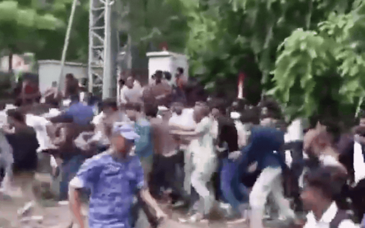सोनम वांगचुक की रिहाई की मांग, 2 घंटे का दिया अल्टीमेटम,प्रदर्शनकारियों पर लाठीचार्ज