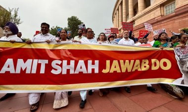 संसद परिसर में विपक्ष का प्रदर्शन: मार्च निकाला, नारेबाजी की, सरकार से जवाब मांगा