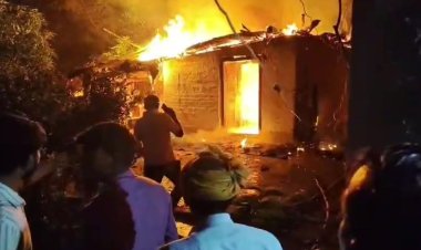 Khaniyadhana में खाना बनाते समय फटा गैस सिलेंडर, पूर्व पार्षद के घर का सामान जलकर खाक