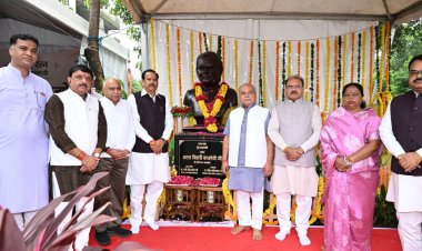 अटल जी की पुण्यतिथि पर भोपाल में प्रतिमा का अनावरण, नरेंद्र सिंह तोमर ने दी श्रद्धांजलि