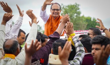 MP Politics: दिल्ली में कृषि मंत्री, फिर भी MP की सियासत में एक्टिव क्यों हैं शिवराज? क्या है ‘मामा’ की रणनीति?