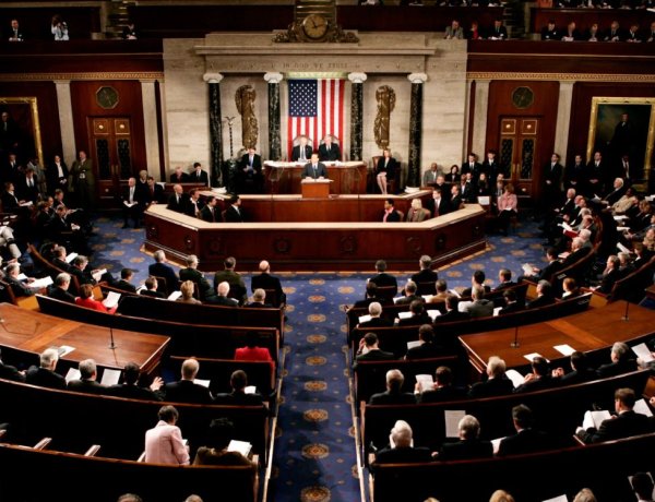 रूसी तेल खरीदने वाले देशों पर 100% टैरिफ वाला बिल US Senate में पास